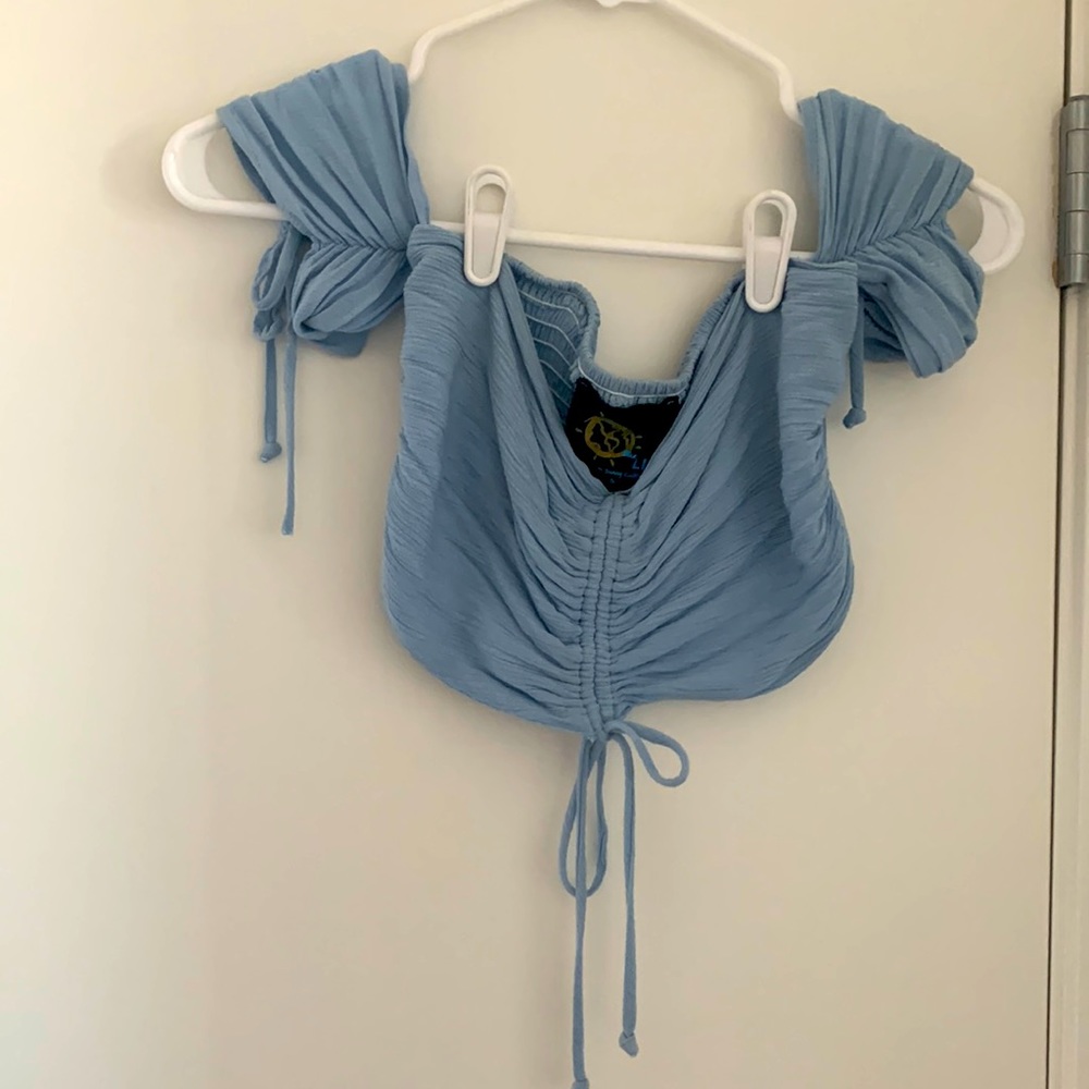 Girly crop top - off the shoulder sleeves